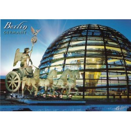 Berlin - Quadriga und Glaskuppel - Ansichtskarte