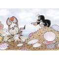Der kleine Maulwurf am Strand mit Krebs  -  Maulwurf Postkarte