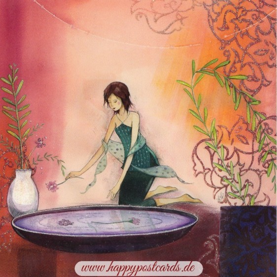 Frau mit Blumenschale - Kristiana Heinemann - Postkarte